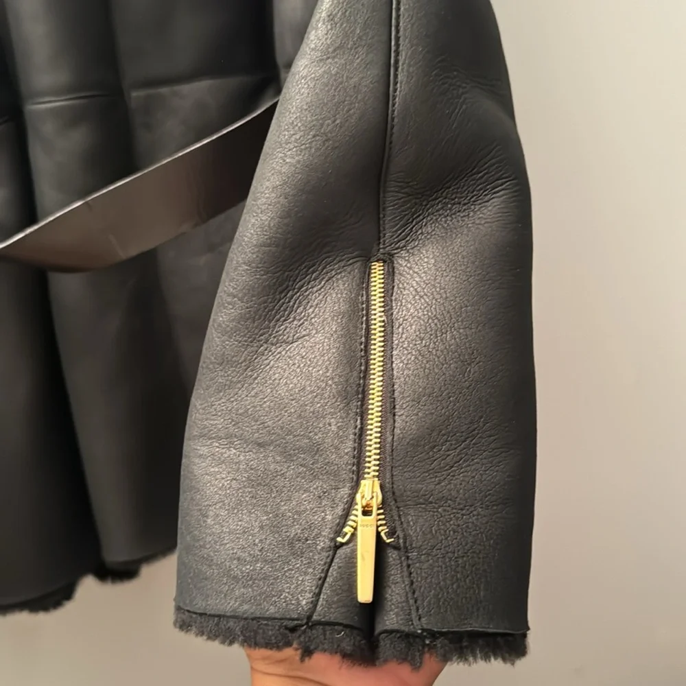 SALE‼️Gucci Leather Coat - Picture 10 of 17